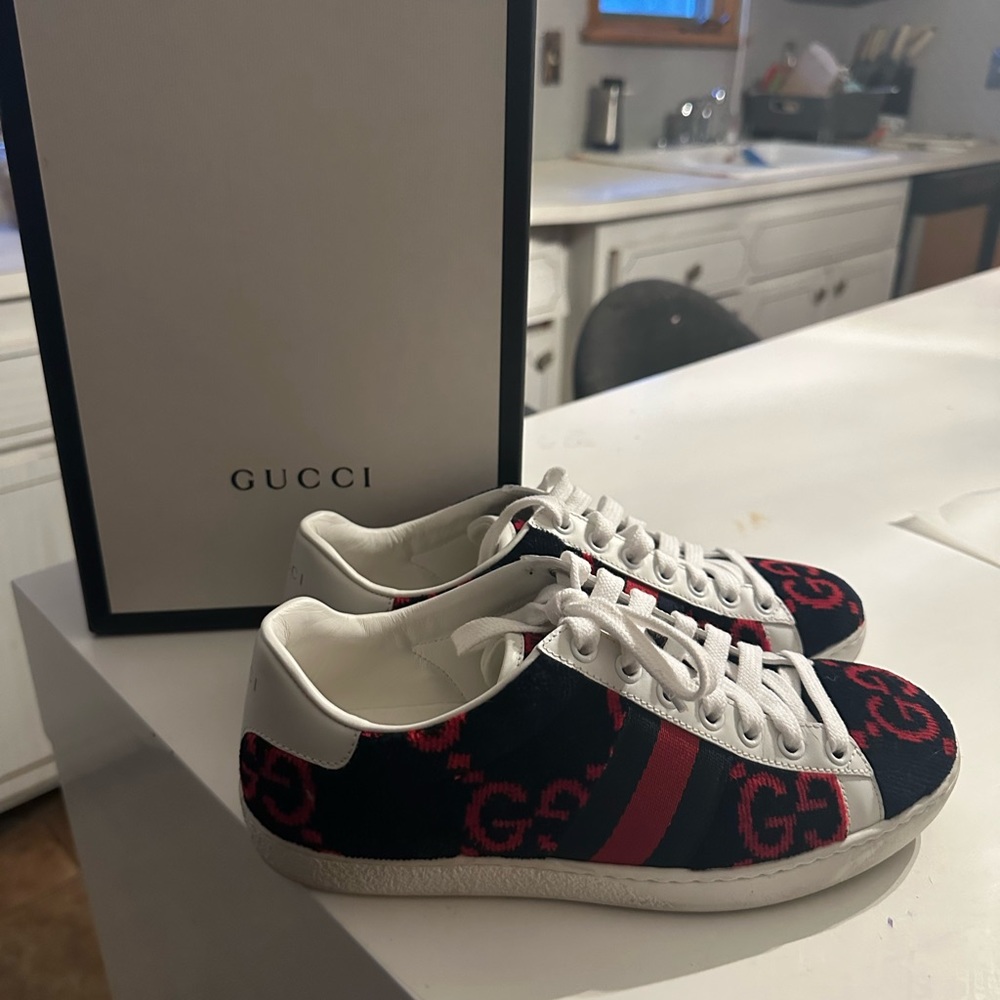 Gucci women authentic size 6.5